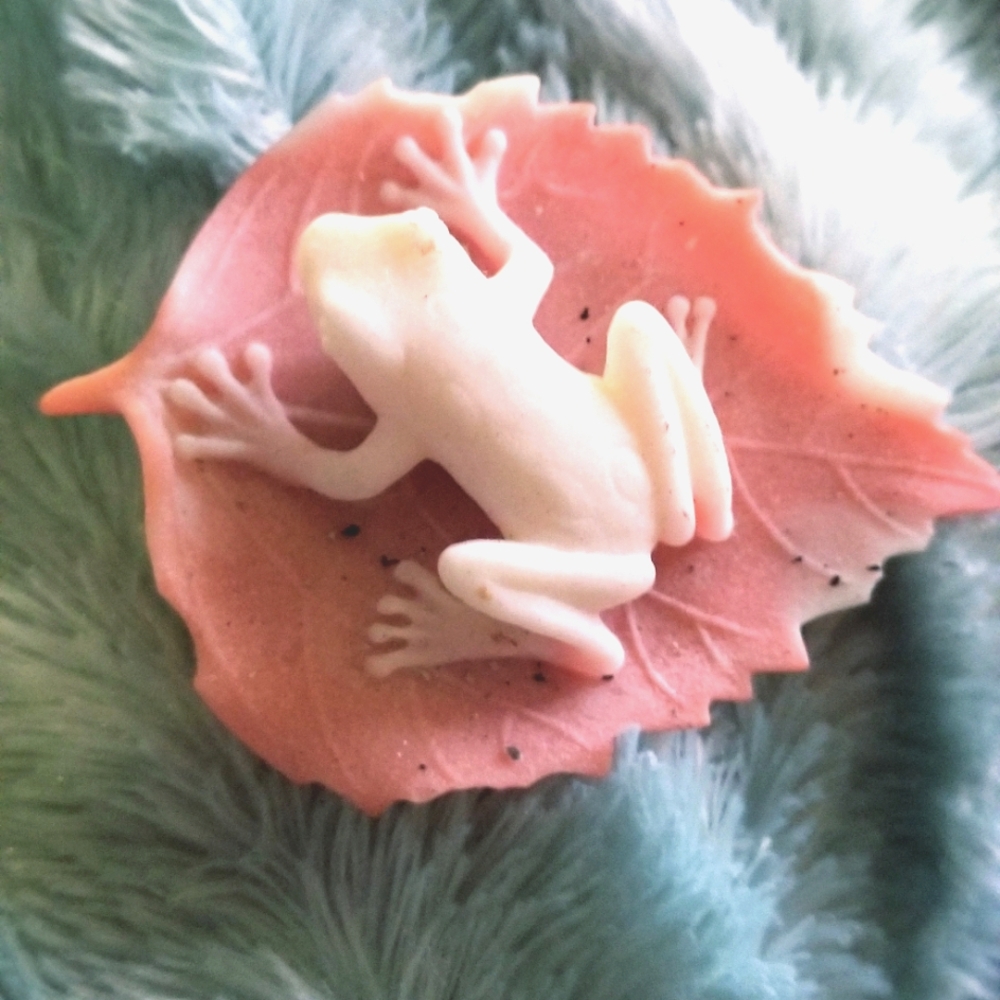 Vintage Hand Crafted Pink Coral Frog Figurine On Lily Pad